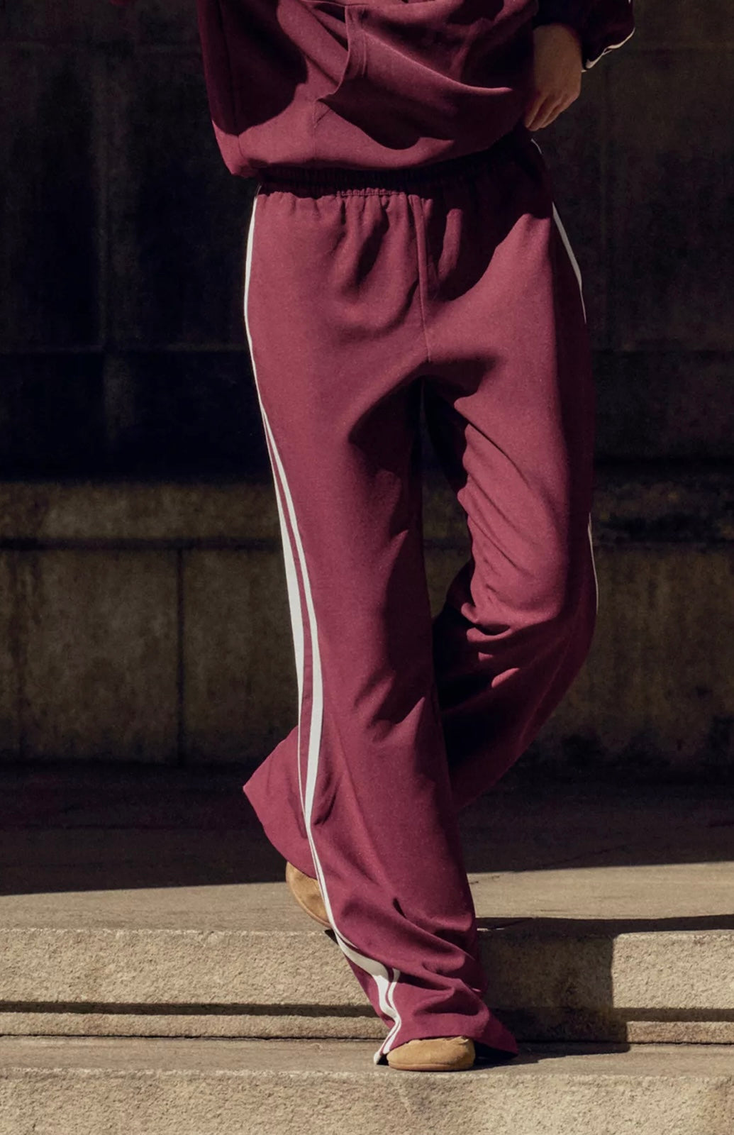 PANTALÓN RECTO BANDA LATERAL