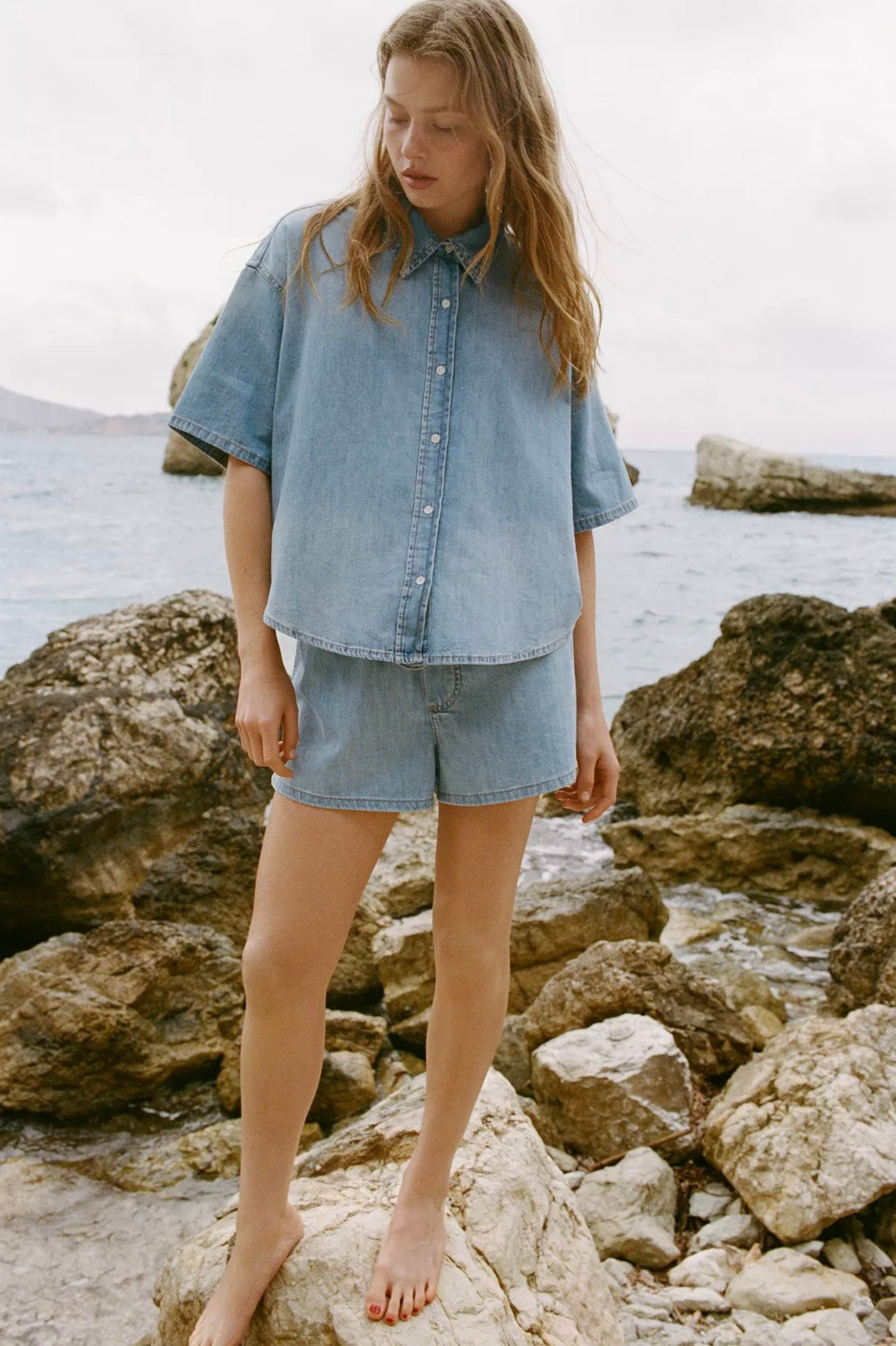 CAMISA CROP MEZCLILLA TRF