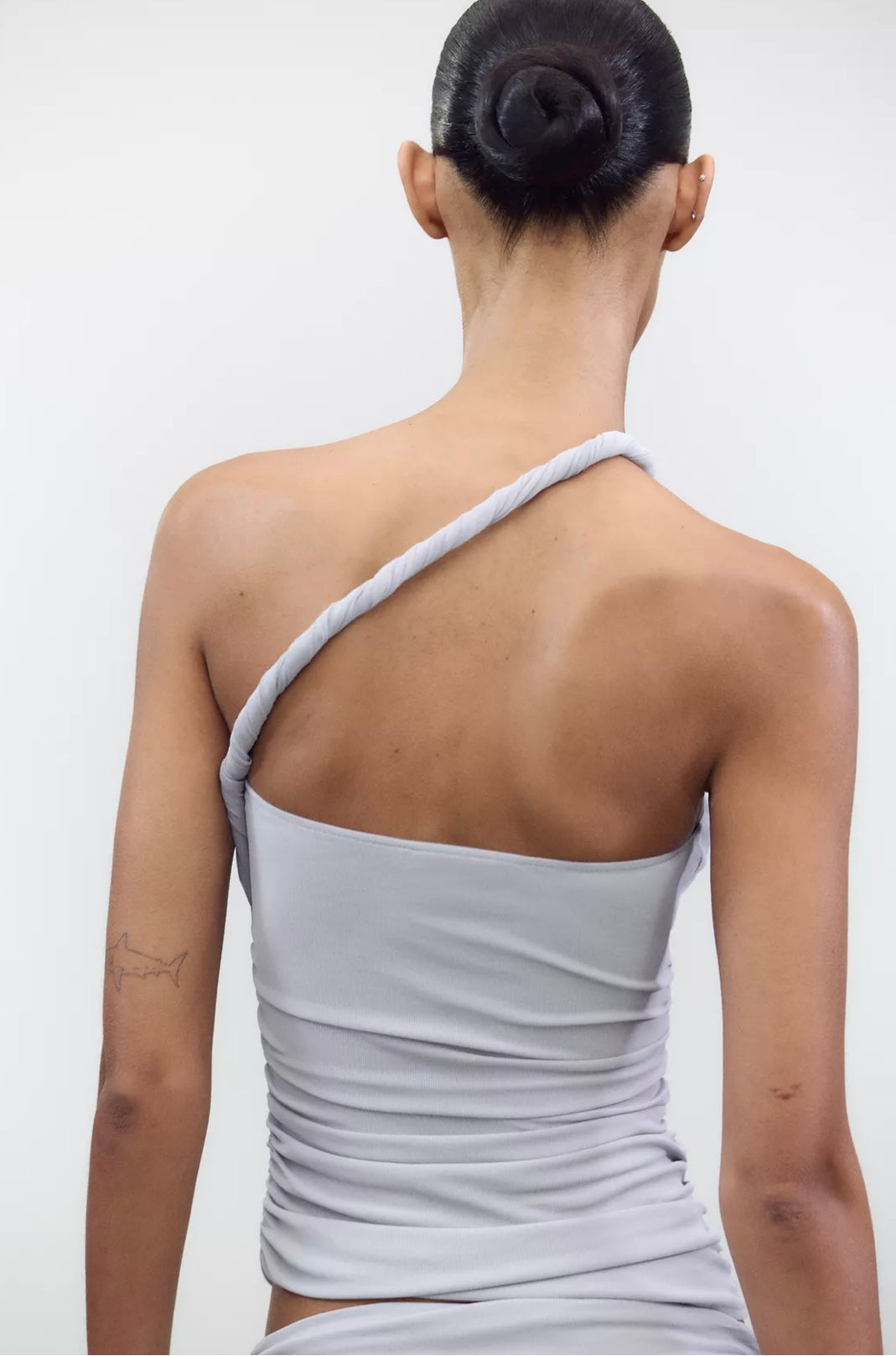 TOP ASIMÉTRICO HALTER