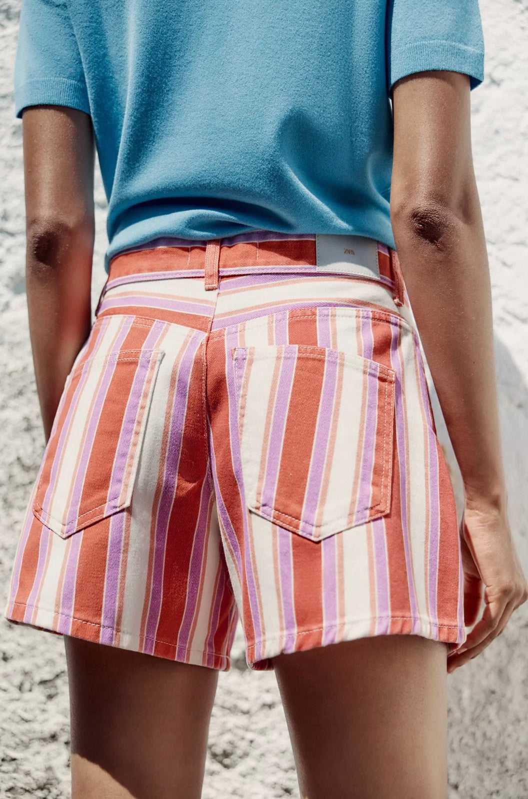 MOM FIT HIGH-WAISTED STRIPED SHORTS