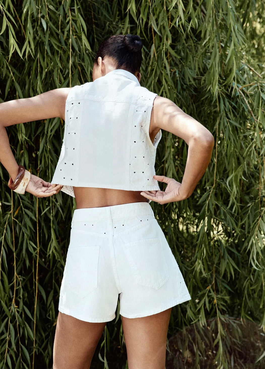 SHORTS BORDADOS PERFORADOS
