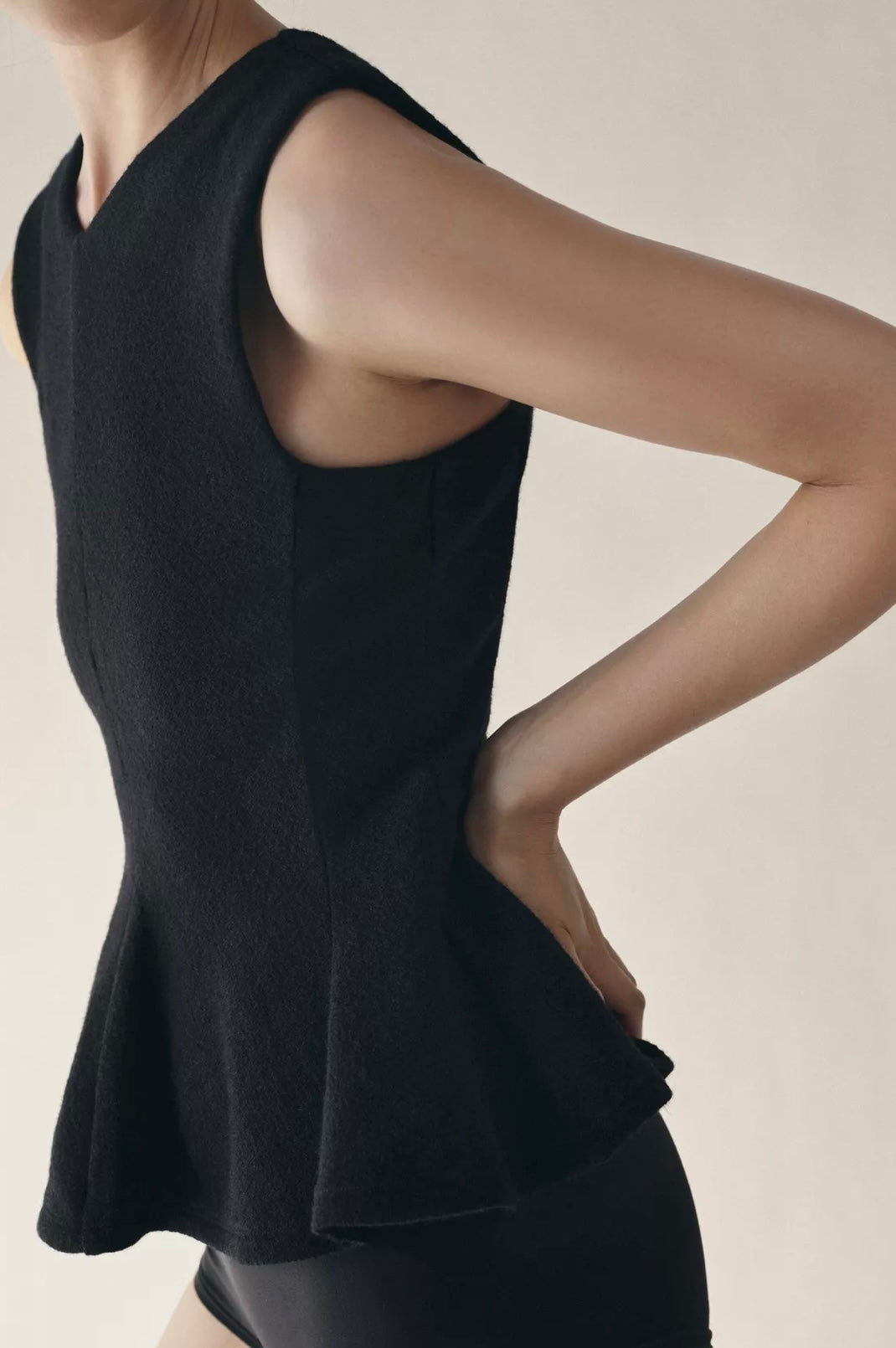 TOP PEPLUM ESTRUCTURA