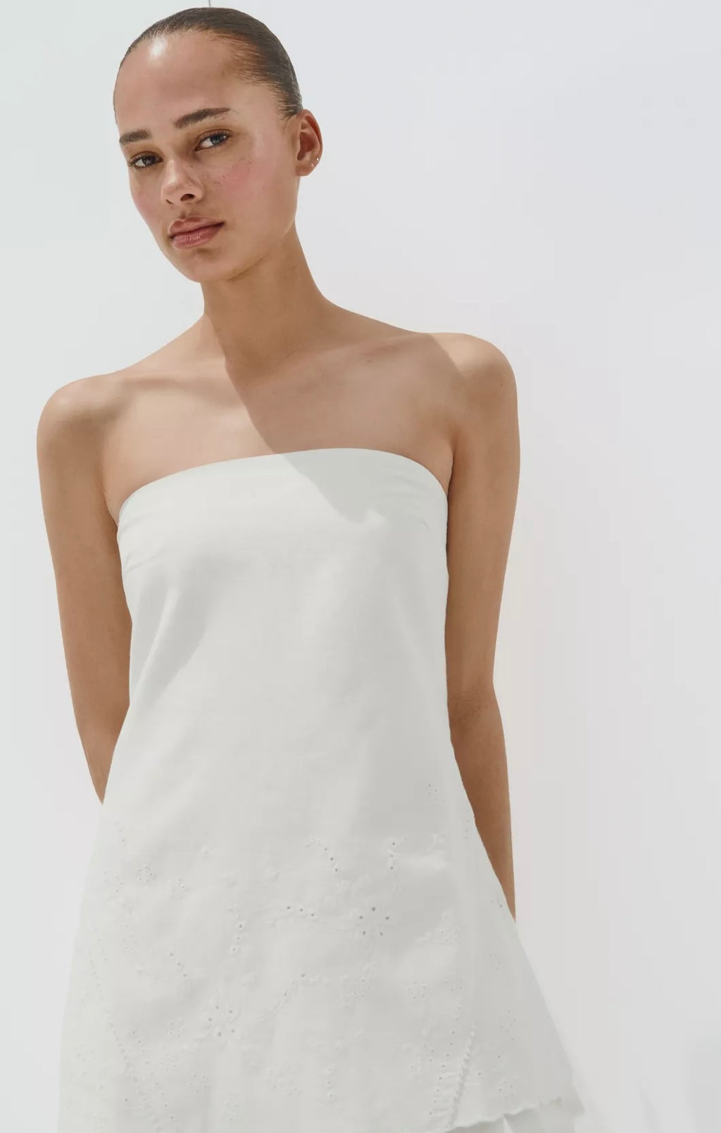 TOP STRAPLESS BORDADOS