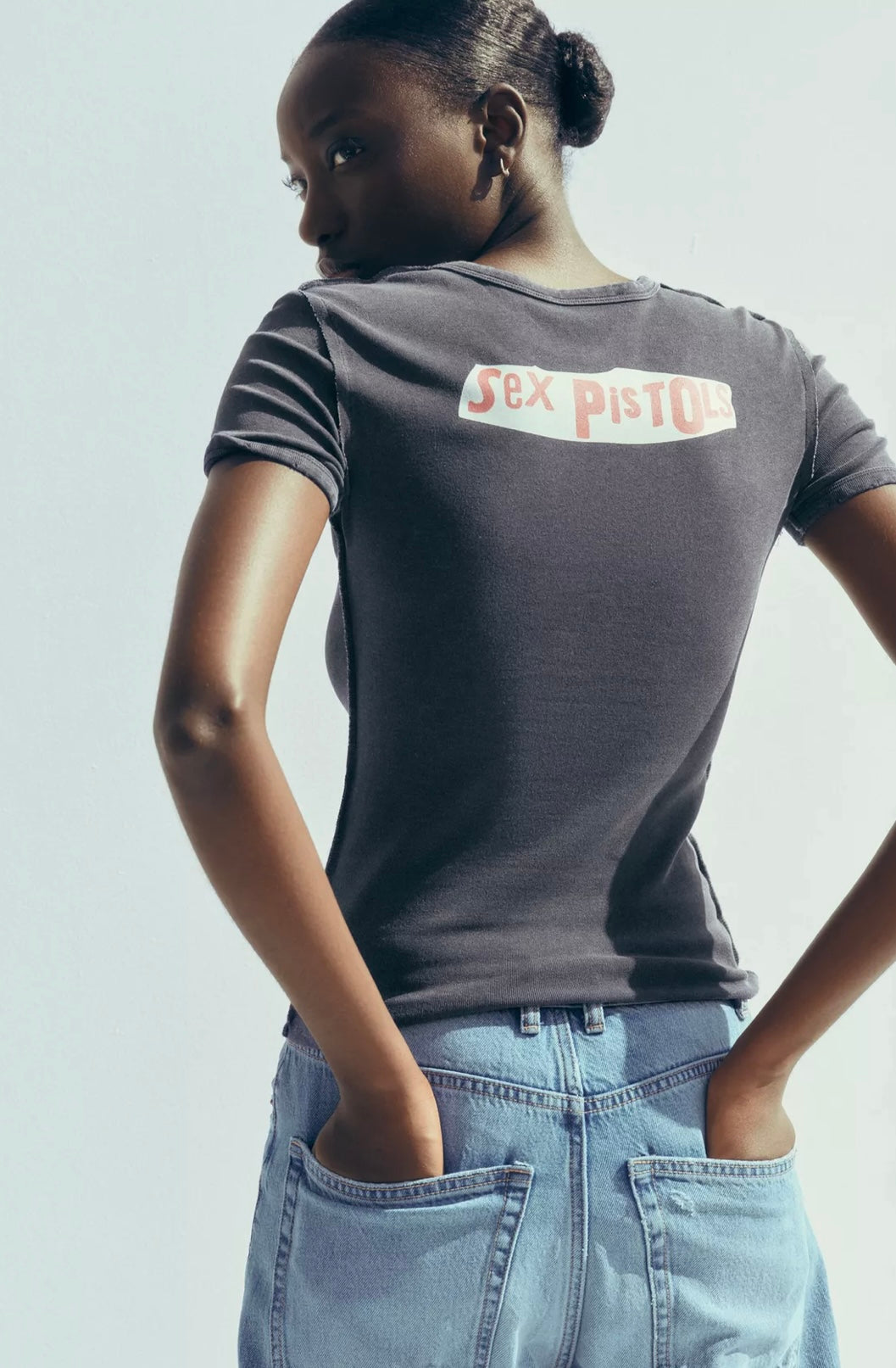 PLAYERA EFECTO LAVADO OSEX PISTOLS
