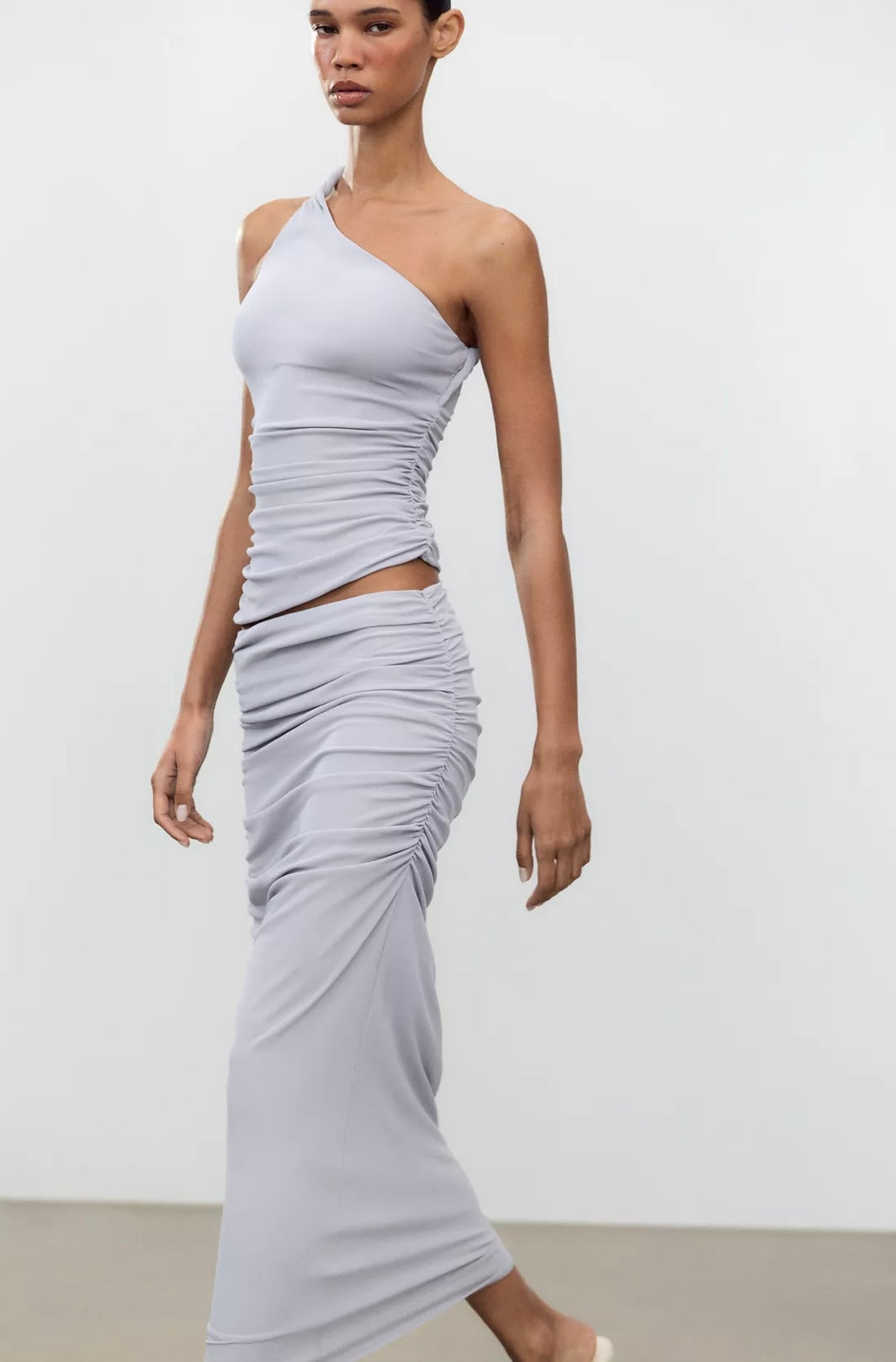 TOP ASIMÉTRICO HALTER