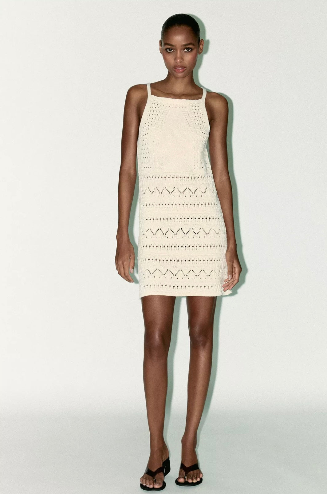 VESTIDO MINI HALTER PUNTO CROCHET