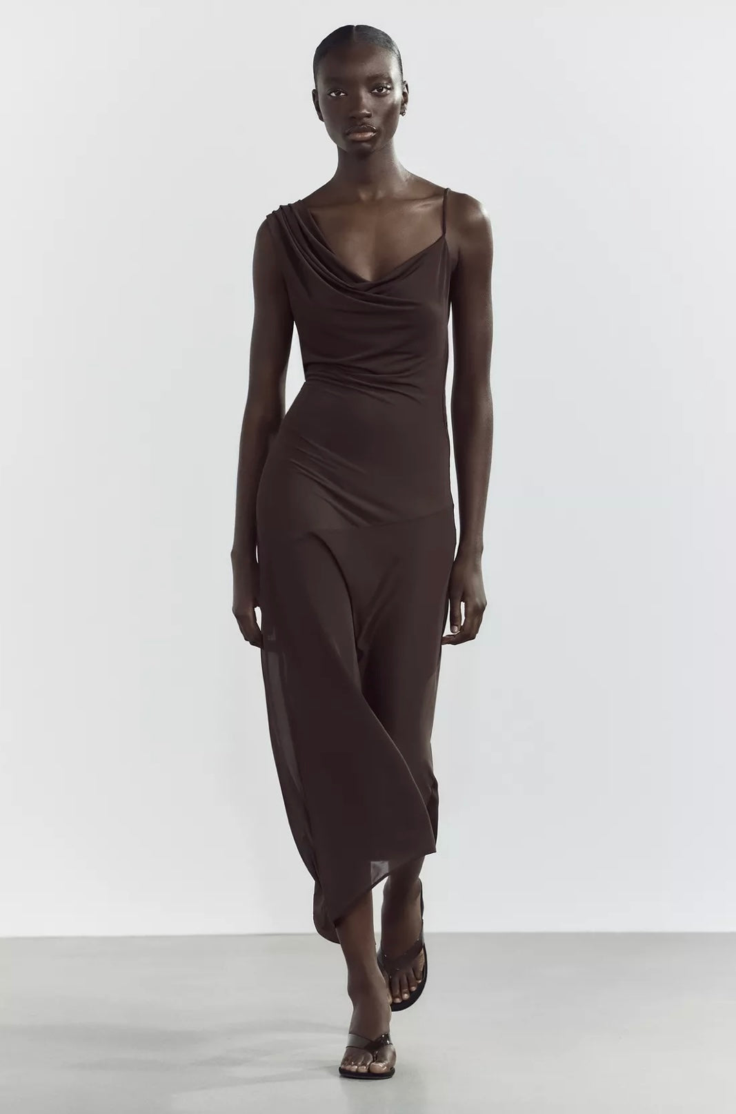 VESTIDO LARGO ASIMÉTRICO