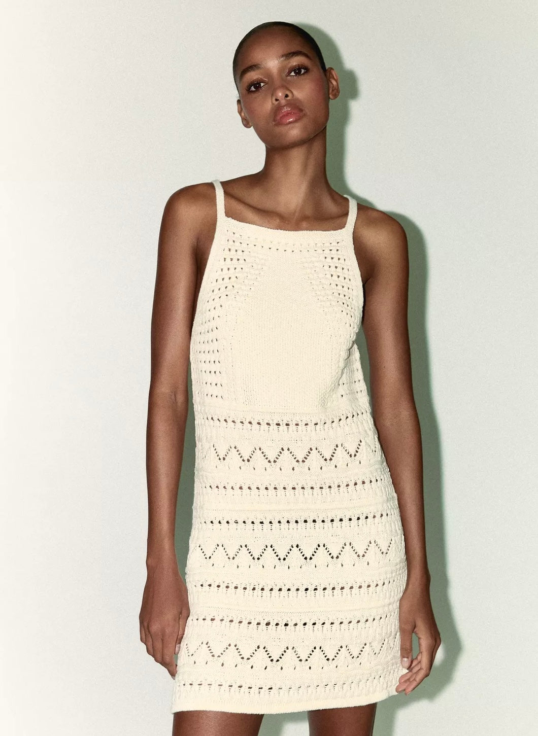 VESTIDO MINI HALTER PUNTO CROCHET