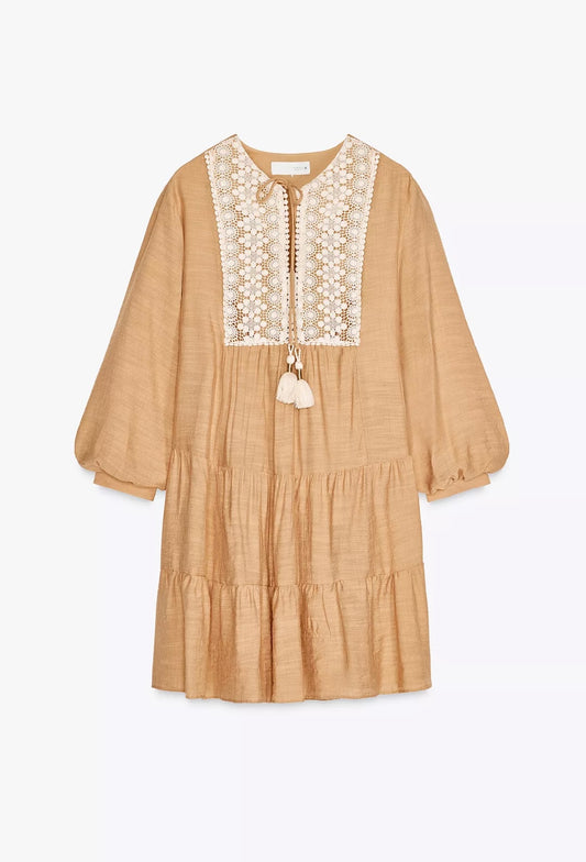 VESTIDO MINI BORDADOS PECHERA