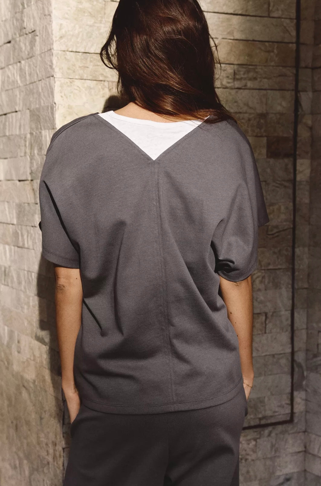 PLAYERA ALGODÓN ESCOTE PICO